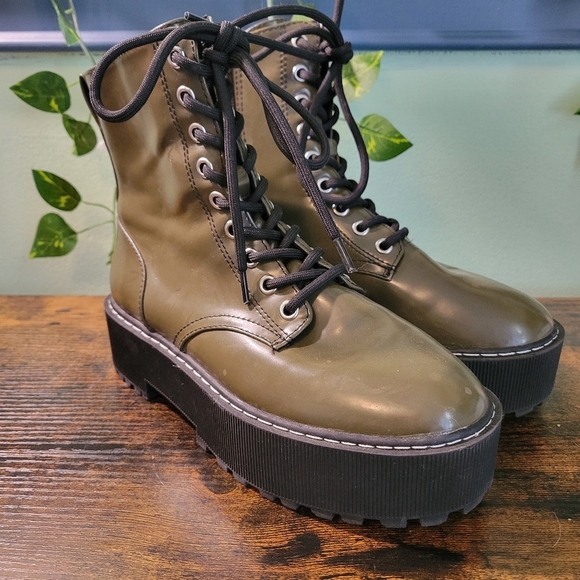 H&M Divided Platform Boots Hunter Green/Black Side Zip Women’s 6 EUC - Picture 2 of 6